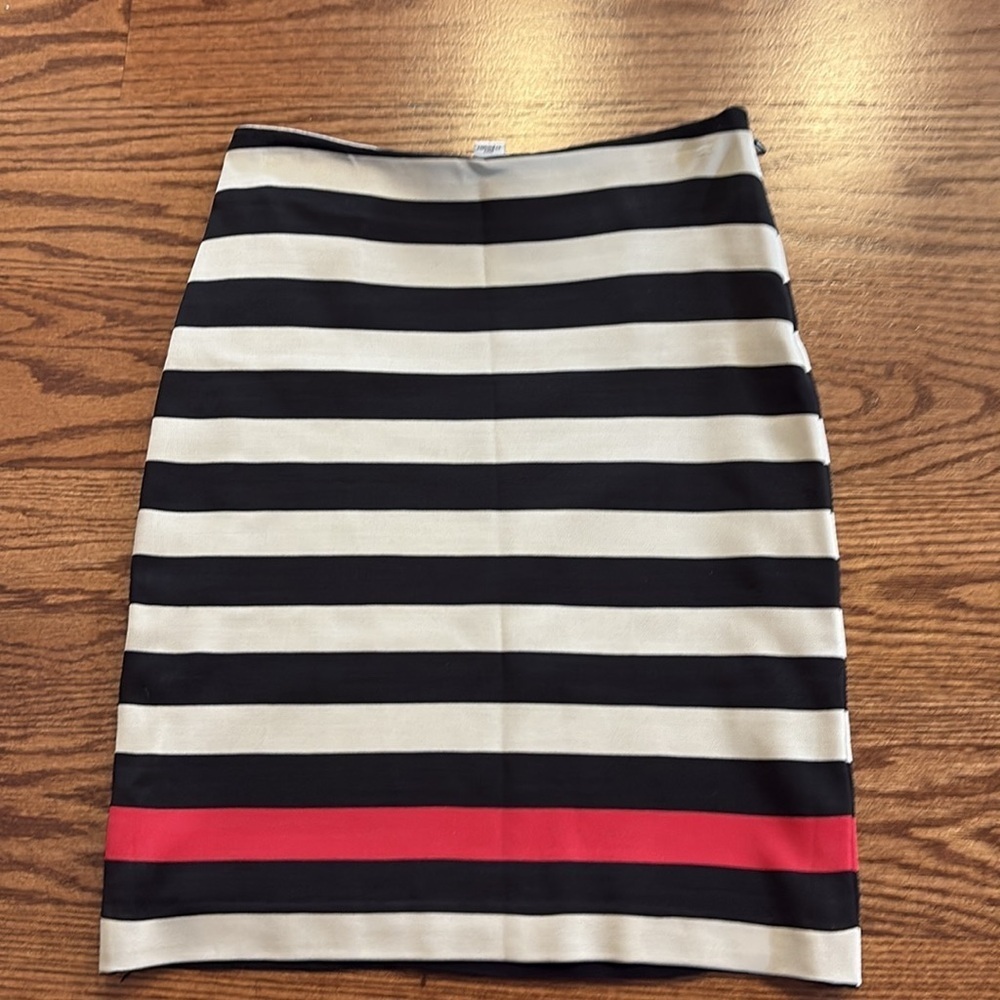 Diane Von Furstenberg KOTO stripe jersey mini skirt Pencil fit red accent / zip